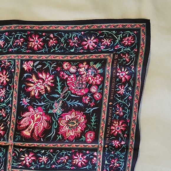 Vintage UN Plaza Textile Collection Series VII 34 inch silk square - Picture 2 of 4